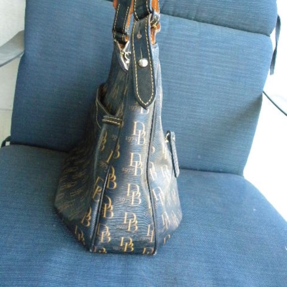 Dooney & Bourke Purse - Picture 7 of 16